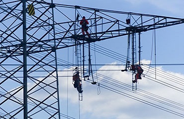 TÉCNICAS DE MANTENIMIENTO EN LÍNEAS AÉREAS DE ALTA TENSIÓN