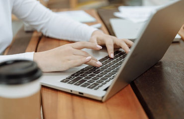 INICIACIÓN A LA INFORMÁTICA Y EN COMPETENCIAS DIGITALES BÁSICAS (Vitoria-Gasteiz)