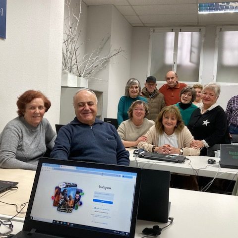 La Asociación Las Cuatro Torres celebra 25 años formando a mayores en nuevas tecnologías